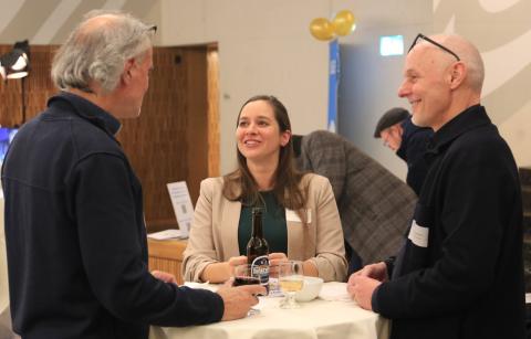 Die beiden Gründer von Edubase, Felix Dettwiler und Niccolas von Mühlenen, im Gespräch mit Verwaltungsrätin Marion Leu an der Future Night 2025 zum 10-Jahr-Jubiläum.