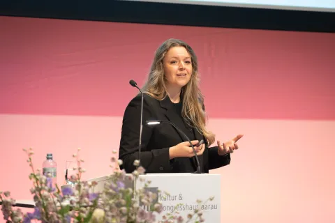 Referentin Azra Karabegovic Pflegesymposium Pflegende Angehörige
