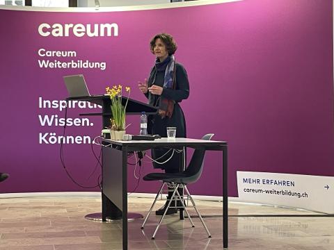 Prof. Dr. Nicola Hilti referiert zu Wohnen und Älterwerden