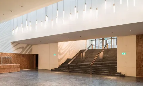Bild von Haupteingang und Foyer vom Auditorium