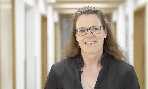 Carmela Flury, Leiterin Abteilung Strategie und Innovation bei Careum, gibt Einblick ins Programm des Careum Forum 2026
