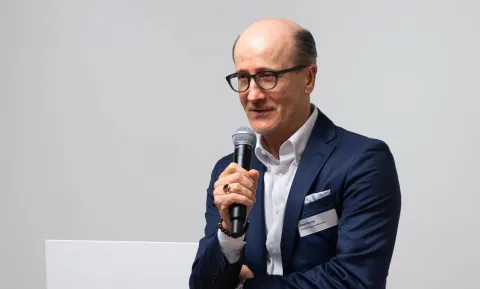 Hans Werner, Präsident des Careum Stiftungsrats, beim Einweihungsanlass des Careum Hochhauses