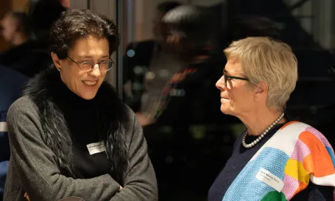 Jacqueline Martin, CEO der Careum Hochschule Gesundheit, im Gespräch mit Ingrid Wünning Tschol, Careum Stiftungsrätin