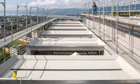 Baustelle auf dem Dach des Careum Hochhauses