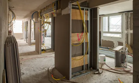 Baustelle Careum Hochhaus: Detailansicht Räume und Leitungen