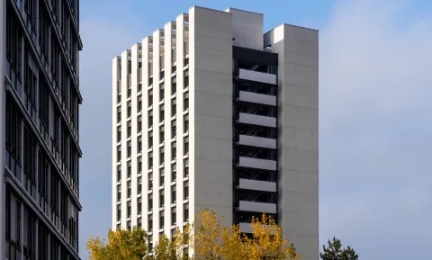Blick auf das Careum Hochhaus nach dem Umbau