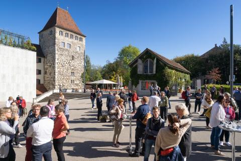 Careum Führungstagung 2022 Pause auf dem Schlossplatz in Aarau