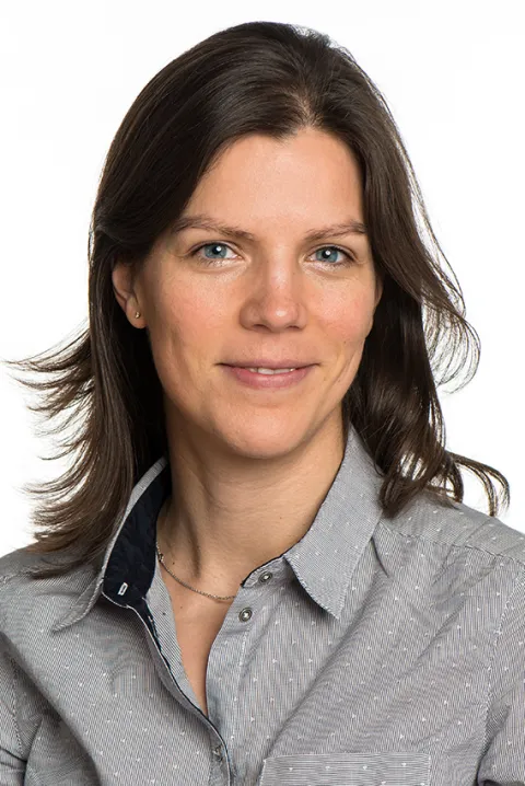 Ines Debove
