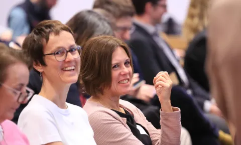 Das Publikum ist begeistert über den Einblick in die Zukunft des Lernens an der Edubase Future Night 2024.