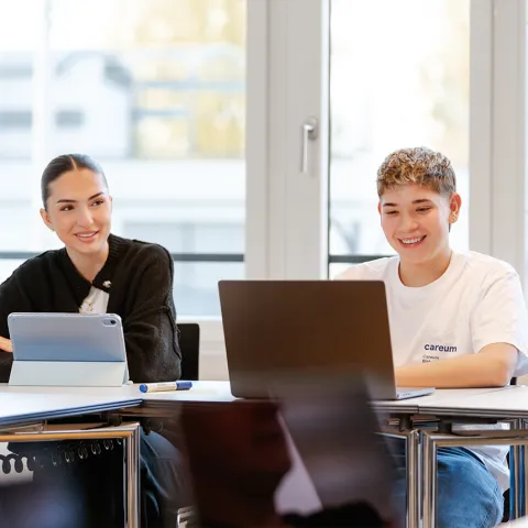 Höhere Fachschulen im Gesundheitswesen Mobile