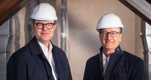 Stefan Spycher und Hans Werner auf der Baustelle