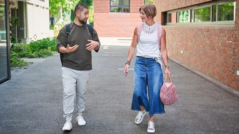 Mitarbeitende auf dem Careum Campus