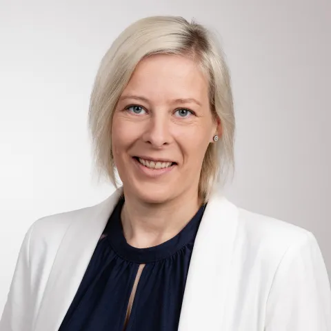  Nadin Leonhard