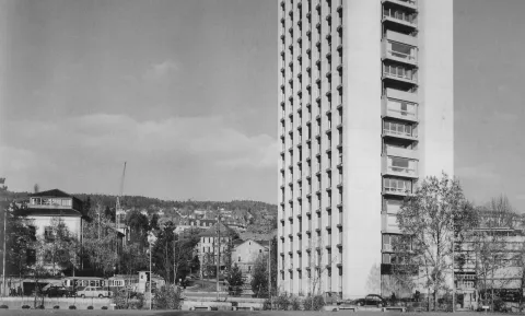 Historische Nahaufnahme des Schwesternhochauses an der Plattenstrasse in Zürich