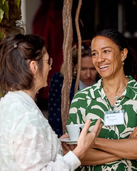 Mitglieder des internationalen Gesundheitsnetzwerks Sciana, einem Leadership-Programm von Careum, Bosch Health Campus und The Health Foundation, tauschen sich aus.