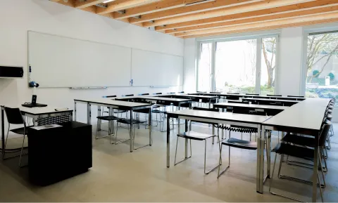 Unterrichtsraum der Careum Hochschule Gesundheit in Zürich für Schulungen und Workshops